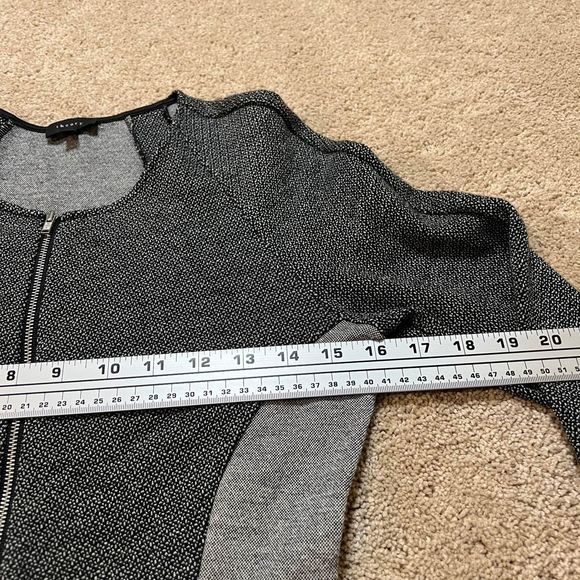 Women’s Theory  Long Sleeve Zip-UP Dress Size 6 - Picture 5 of 8